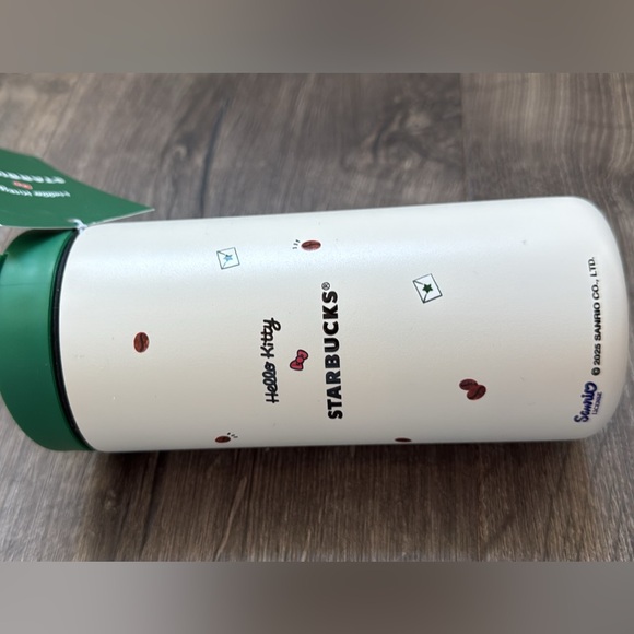 Starbucks hello kitty - Picture 2 of 3